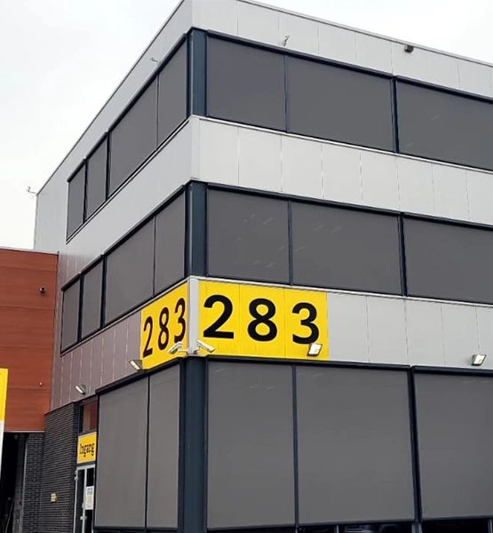 Suntec Zonwering realiseert elektrisch zonnescherm Zoeterwoude