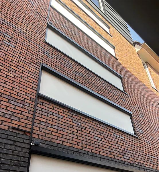 Suntec Zonwering realiseert windvaste zipscreen zonwering in Zoeterwoude