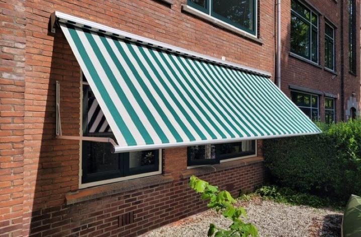 Uitvalscherm zonwering: Functioneel en stijlvol